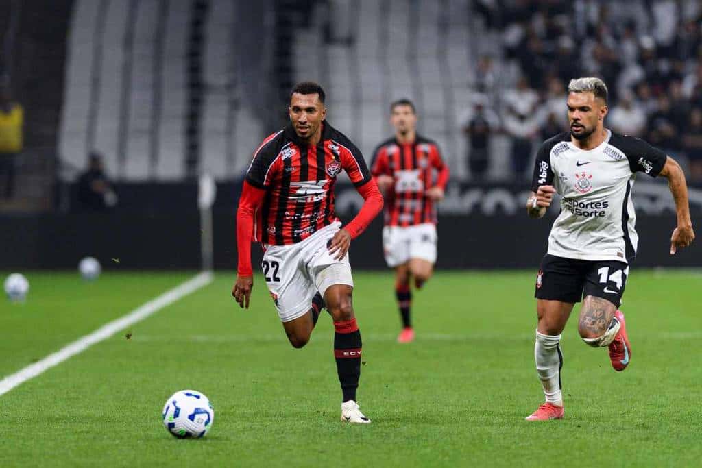 Corinthians e Vitória ficam no empate sob observação de Ancelotti