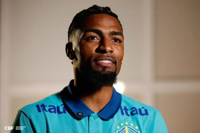 Da rejeição no Brasil à Seleção: a trajetória do zagueiro Alexsandro