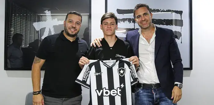 Botafogo contrata meia Álvaro Montoro, promessa do Vélez Sarsfield