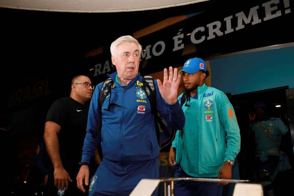 Seleção Brasileira chega ao Equador para estreia de Ancelotti