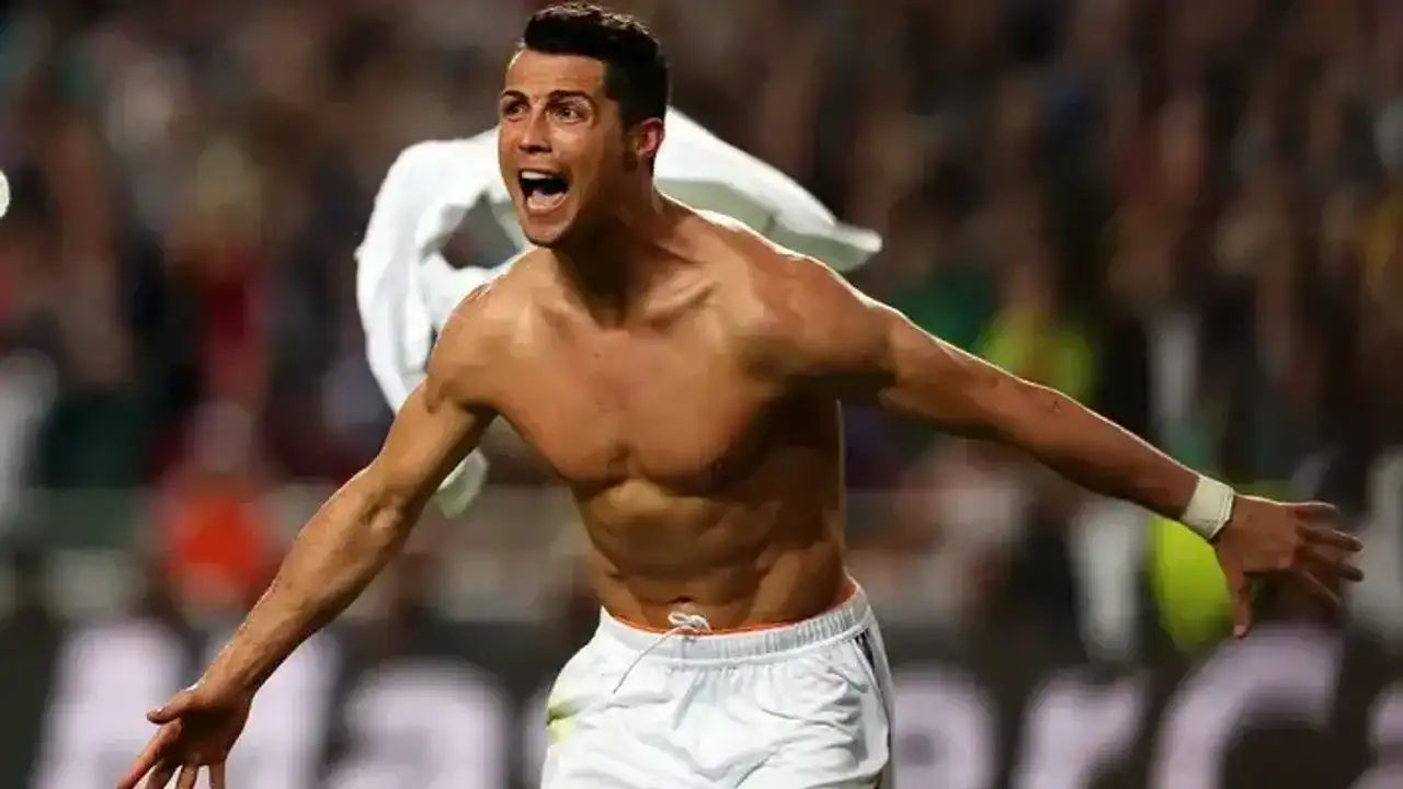 Cristiano Ronaldo, campeão e artilheiro aos 40, tem corpo de atleta de 28,9 anos