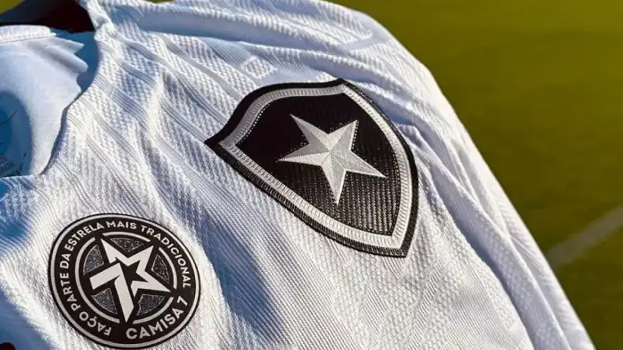 Botafogo enfrenta multa bilionária da Fifa por dívida na contratação de Thiago Almada