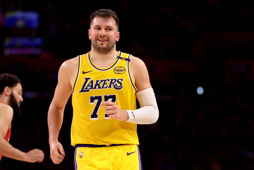 Luka Doncic negocia contrato milionário com os Lakers: detalhes revelados