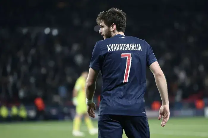 Kvaratskhelia: como o novo astro do PSG está transformando o time rumo à Champions
