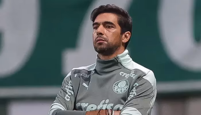Abel Ferreira ajusta estratégias ofensivas do Palmeiras para estreia no Mundial de Clubes