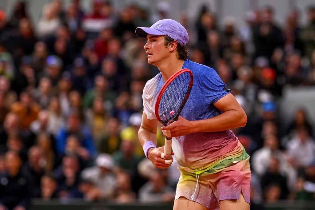João Fonseca supera Herbert e avança na terceira rodada de Roland Garros
