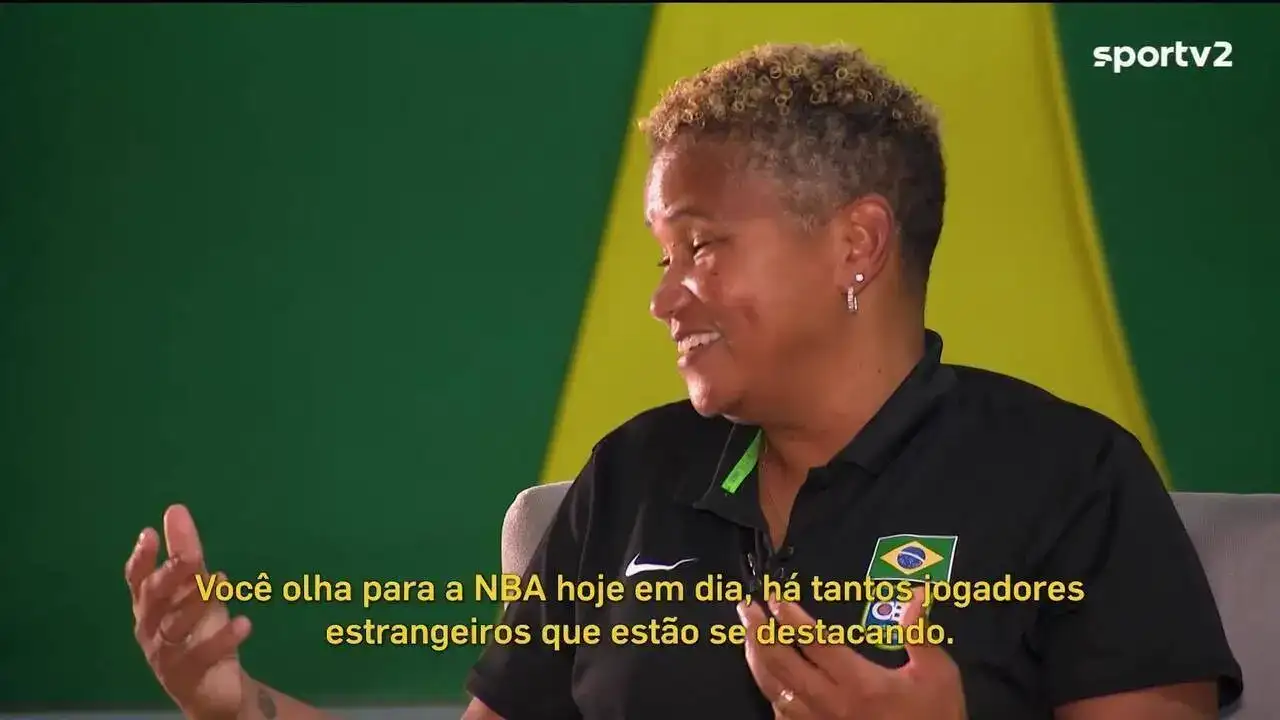 Como a nova treinadora está preparando a seleção feminina de Basquete para a Copa América