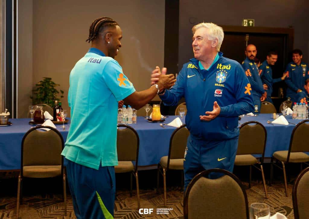 Ancelotti inicia trabalho na Seleção Brasileira