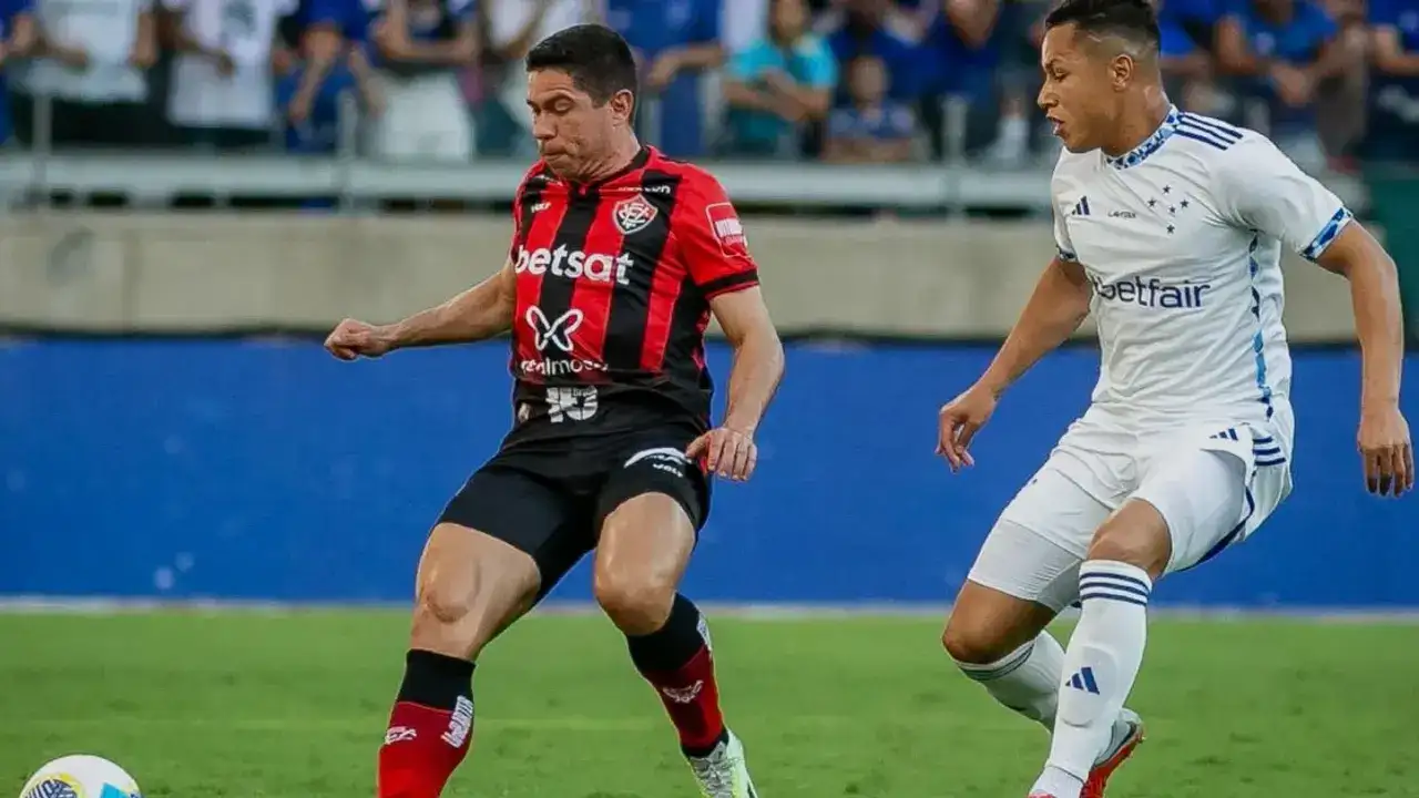 Cruzeiro Empata com Vitória em Campo Encharcado e Perde Chance de Liderar Brasileirão
