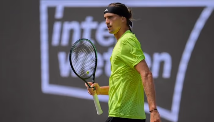 Zverev volta a final na grama após 8 anos e enfrenta Fritz em Stuttgart