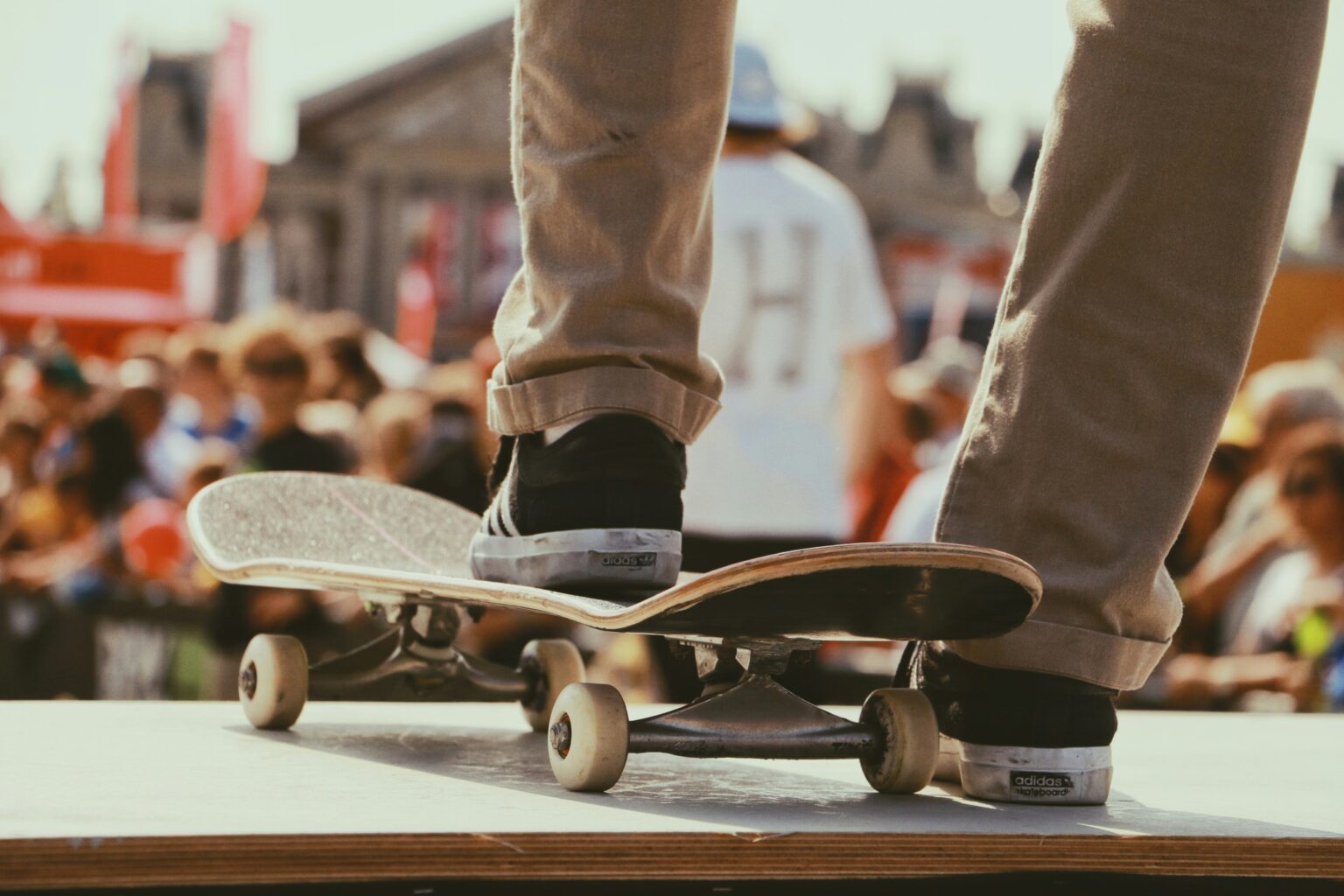 Skate Street vs Skate Park - Foto de Soroush Karimi na Unsplash