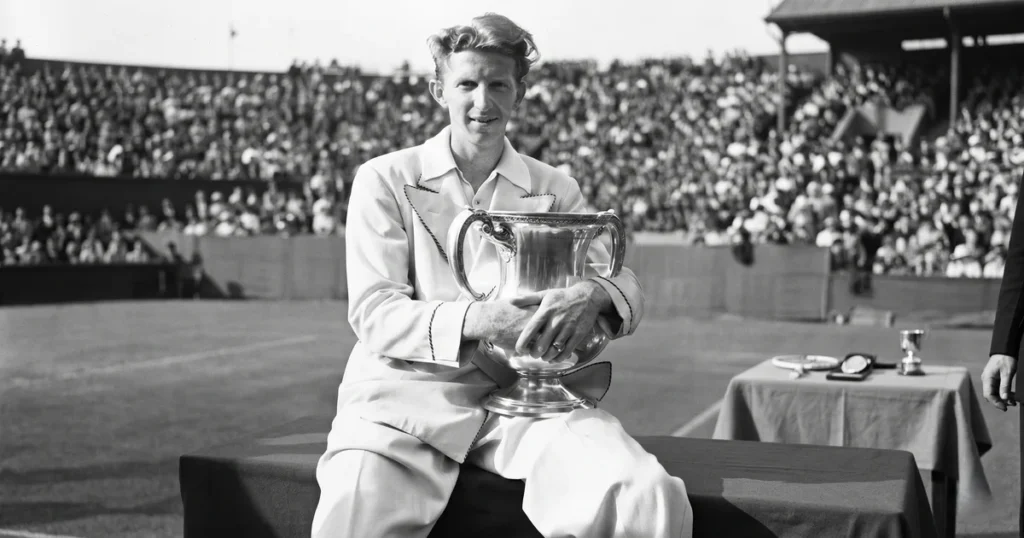 Don Budge, tenista americano, primeiro a conquistar o Grand Slam de calendário em 1938 vencendo os 4 majors consecutivos
